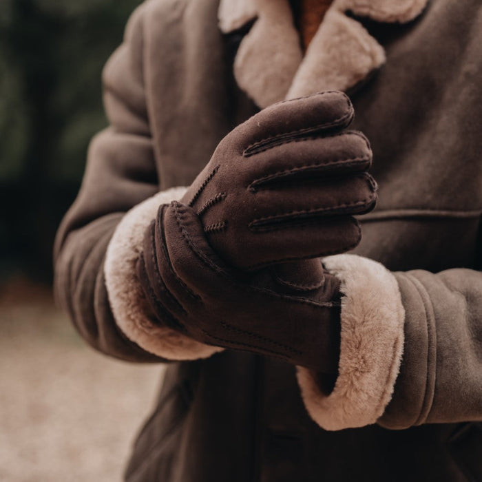 Keeping Hands and Feet Warm: How Sheepskin Can Help with Raynaud’s Disease