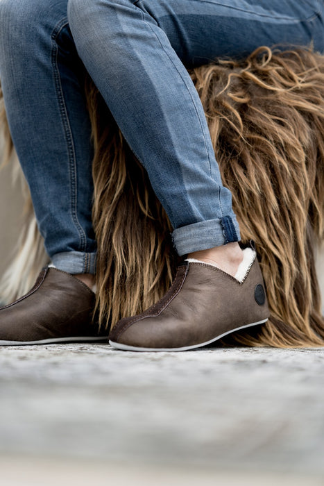 Mens Sheepskin Slipper Henrik Brown on Male models foot