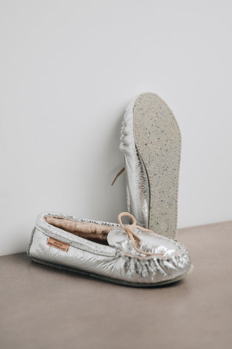 ava silver sheepskin moccasin slipper